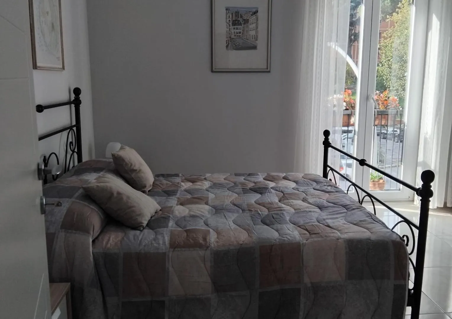 Bed & Breakfast Lucilla contacts